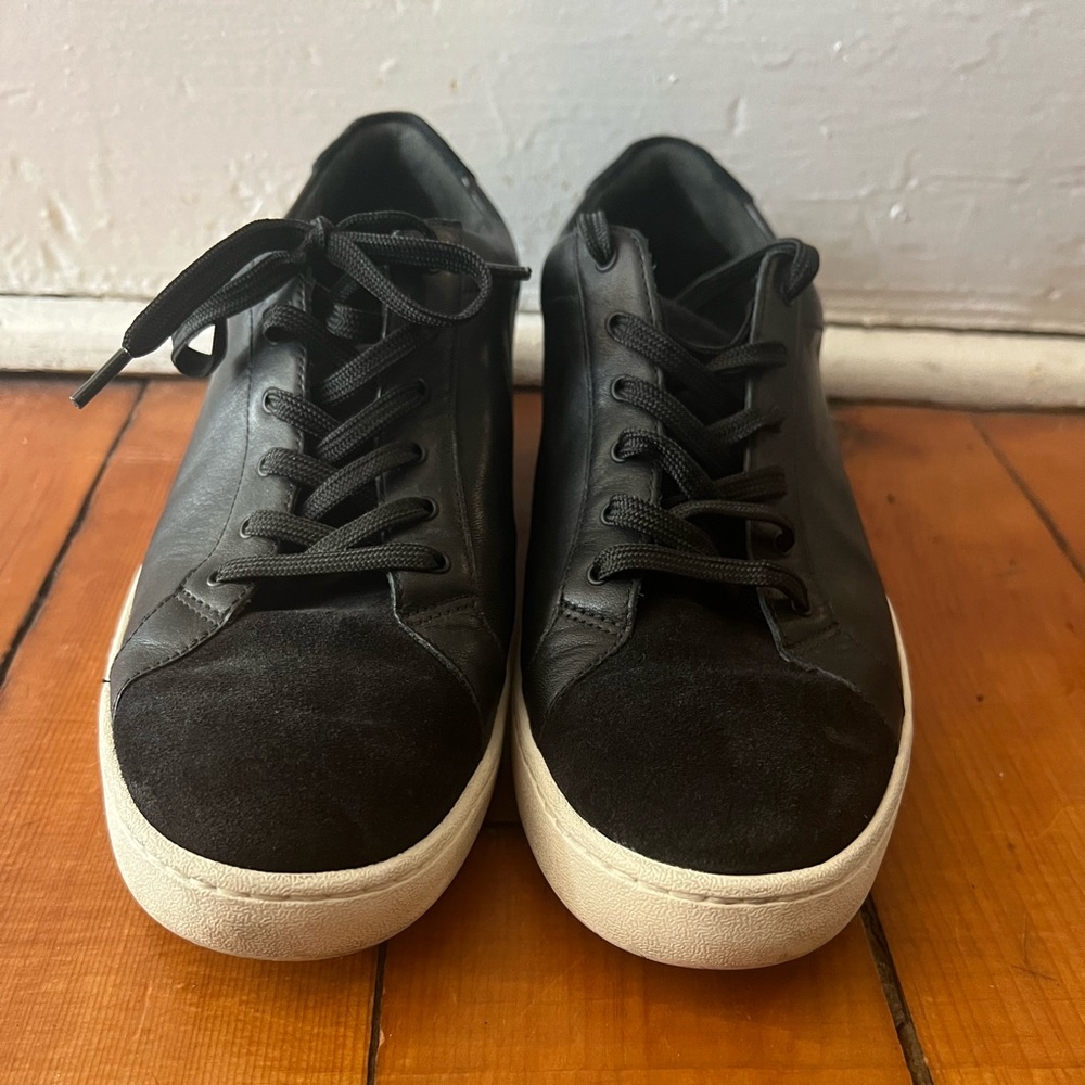 Vince Janna lace up sneaker